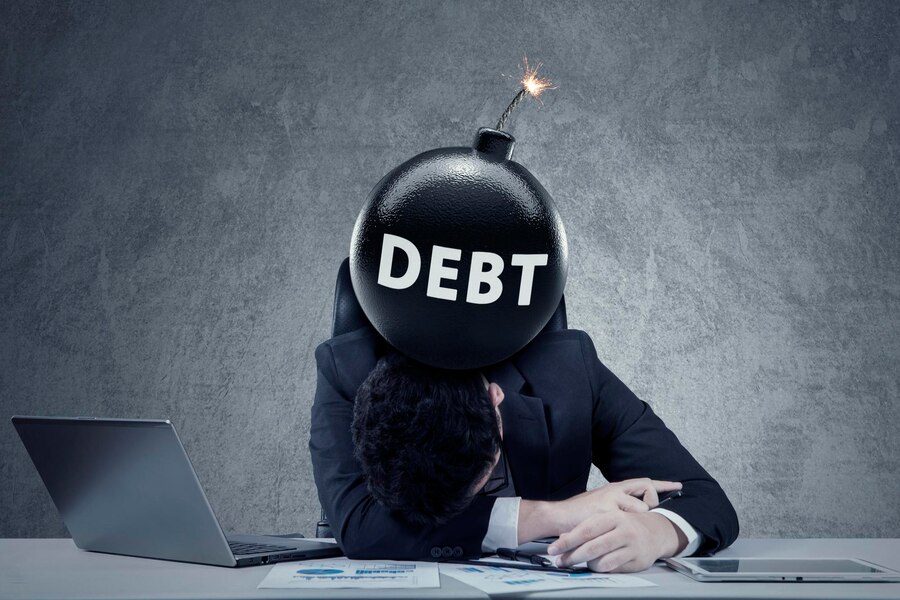 How to Avoid Debt in 2025