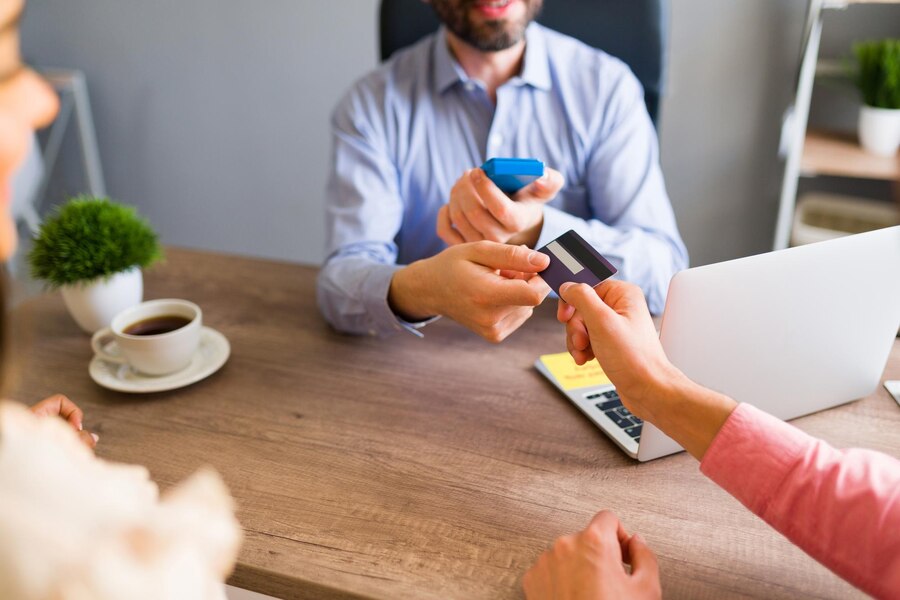 Online Tools to Track Progress After a Credit Card Loan Settlement
