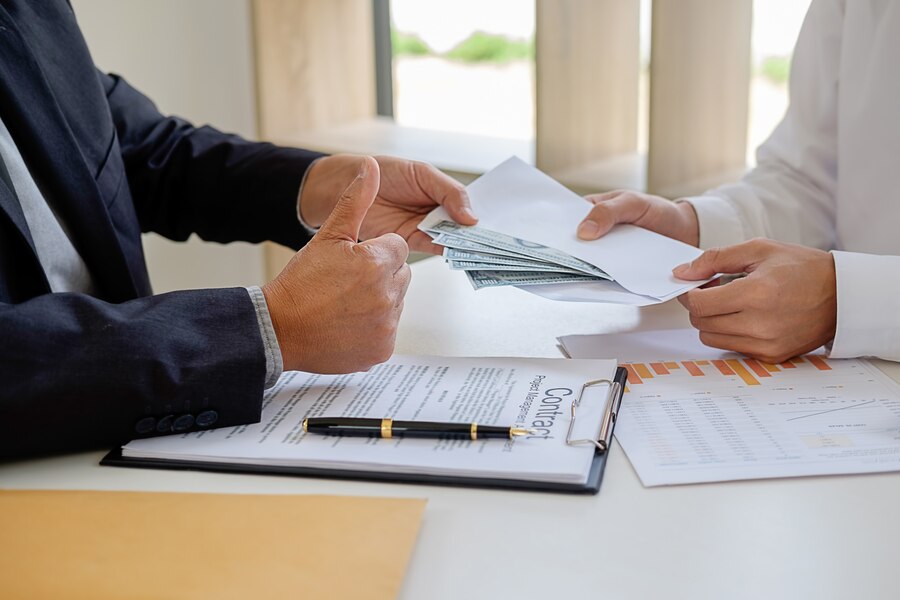 How a Loan Settlement Company Negotiates With Multiple Lenders