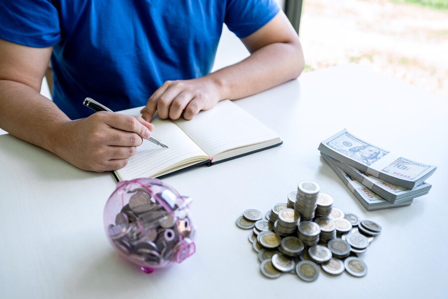 5 Apps That Help Track Your Credit Score Monthly