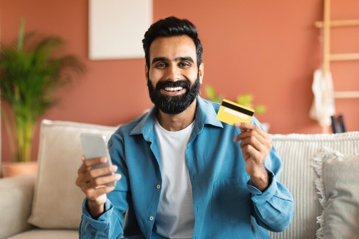 How Credit Score Builder Helps Maintain a Debt-Free Lifestyle